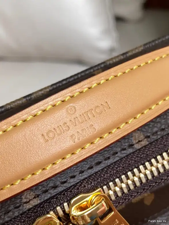 First bag ru VUITTON CROSSBODY UTILITY LOUIS 0513